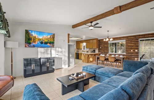 Ahwahnee Casa | Redesigned - Fire pit - BBQ - Sleeps 12 - King Bed