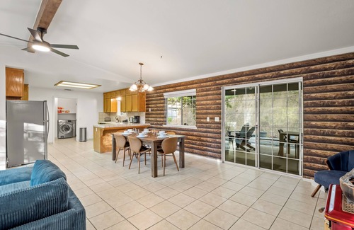Ahwahnee Casa | Redesigned - Fire pit - BBQ - Sleeps 12 - King Bed