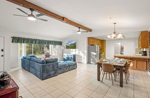 Ahwahnee Casa | Redesigned - Fire pit - BBQ - Sleeps 12 - King Bed