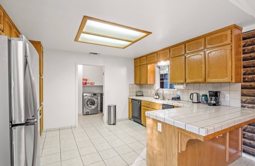 Ahwahnee Casa | Redesigned - Fire pit - BBQ - Sleeps 12 - King Bed
