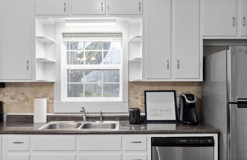 Clarksville Casa | Redesigned Historic Gem Downtown Luxury by APSU & Ft. Campbell