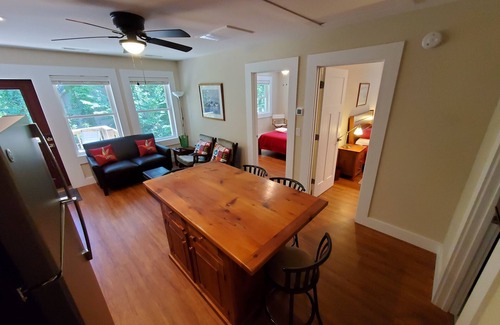 Southern Shores Apartamento | Redhouse - Private 2 Bedroom Apartment near beach