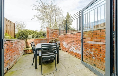 Cotham Apartamento | Redland Elegance | Spacious & Bright