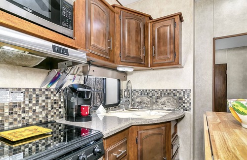 Burnsville Casa | Redstone Camper