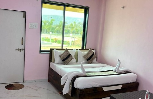 New Panvel East Complejo | Redwings Resort