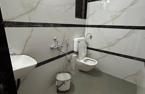 New Panvel East Complejo | Redwings Resort
