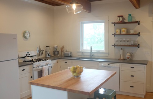 Crescent City Casa | Bungalow Redwood - construido en 1923, recientemente renovado