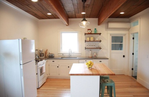Crescent City Casa | Bungalow Redwood - construido en 1923, recientemente renovado