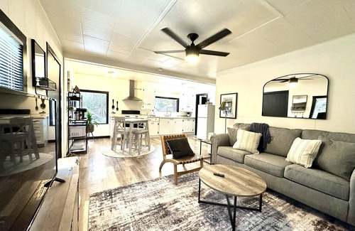 Crescent City Cabaña | Redwood Trails & Ocean Access 5 Mins Away
