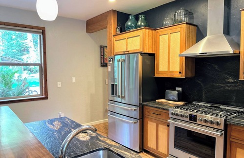 Trinidad Casa | Redwoods and Waves Retreat, Hot Tub & Sauna, Pet Friendly