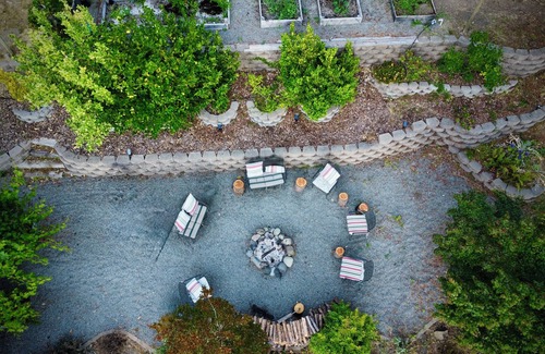 Shelter Cove Casa | Redwoods & Waves- An experience. Disc Golf, Putting Green, Beach toys, sleeps 6