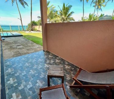 Pamunugama Hotel | Reef Bungalow Hotel