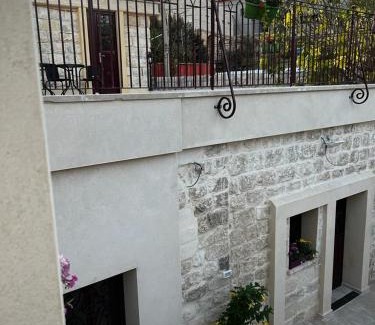 Old City Cama Y Desayuno | Reeja art gallery