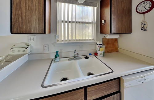 Sailhouse Condominio | Reel Mermaid | Amazing Bayview Getaway, Fishing!