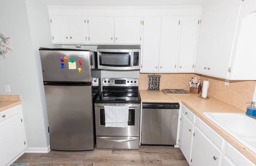 Atlantic Beach Condominio | Reel Paradise is a waterfront Condo with a deep water boat slip