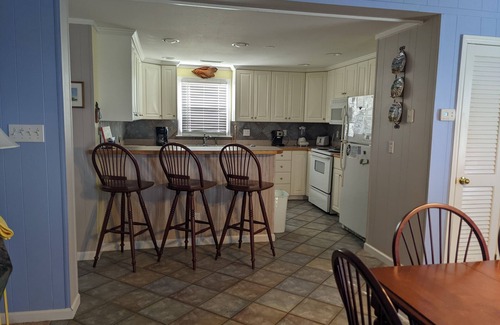 Hatteras Casa | Reelin' Inn - Hatteras; Spectacular Sunsets, Dog friendly, WiFi, and Hot tub!