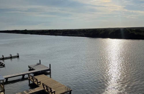 Matagorda Alquiler De RV | “Reeling Em Inn” WATERFRONT RV HOOKUPS ON THE COLORADO RIVER RV #1