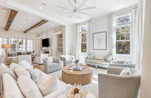 Watercolor Casa | 'Rees on Wiregrass' - Private Pool, Golf Cart, Carriage House - Lake District, WaterColor, FL home