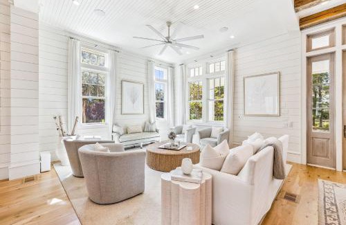Watercolor Casa | 'Rees on Wiregrass' - Private Pool, Golf Cart, Carriage House - Lake District, WaterColor, FL home