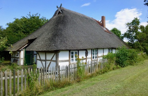 Klocksdorf Casa | Reetdachkate - Holiday home on Lake Röggelin