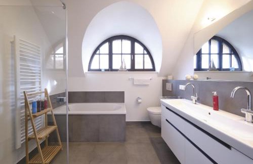 Dranske Casa | Reetland am Meer - LuxusPlus Reetdachvilla mit 4 Schlafzimmern und Kamin G08