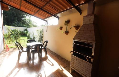 Estaleiro Casa | Refúgio a 800m da Praia-2 vagas, Pet OK & Churras