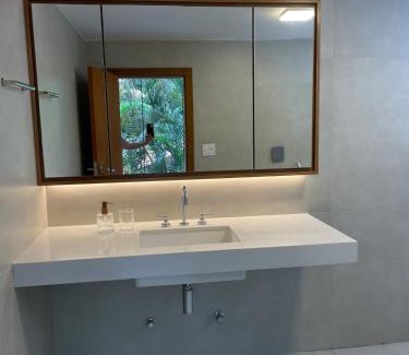 Itacoatiara Casa | Refúgio com vista mar e verde