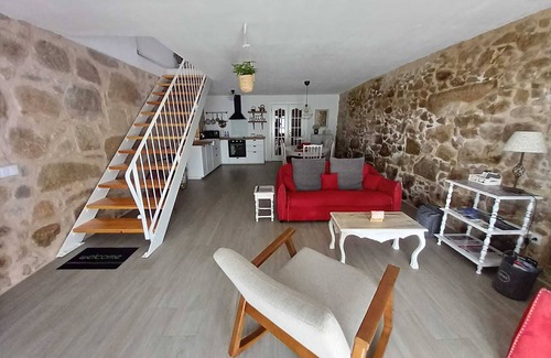 Lanhelas Casa | "Refugio do Anjo" - Local Accommodation
