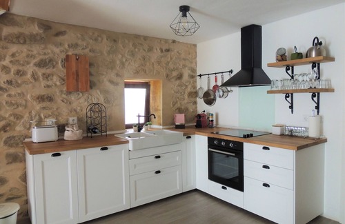 Lanhelas Casa | "Refugio do Anjo" - Local Accommodation