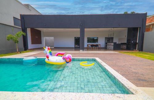 Centro Casa | Refúgio Familiar: Piscina Quente, Prainha e Wi-fi