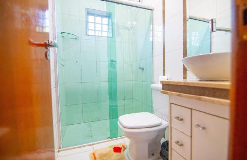 Setor Lagoa Quente Casa | Refúgio Incrível: Área Verde, Piscina e 4 Quartos