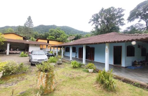 Ariro Casa | Refúgio Natural em Angra Perto da Cachoeira