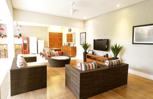 Sao Sebastiao Casa | Refúgio Perfeito - Conforto, Piscina e Praia!