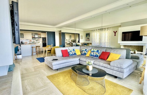 California - Pezou Apartamento | BellaVista / Beautiful apartment with sea view