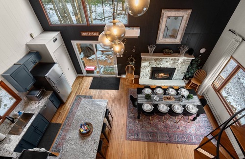 Lake Harmony Estates Cabina | Refined Friends & Family Fun Cabin w/ a Twist*Hot Tub*Sauna*