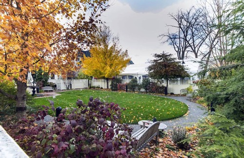 Milford Casa | Refined Retreat near Delaware Water Gap - Foodies & Outdoor Enthusiasts