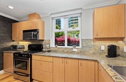 Downtown San Diego Condominio | Refined Townhouse in Little Italy