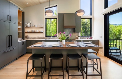 Stowe Area Chalet De Esquí | Reflection Point: Where Tranquility Meets Adventure in Stowe