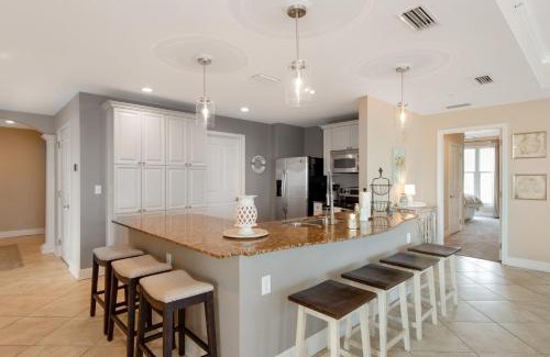 Upper Grand Lagoon Apartamento | Reflections at Bay Point 401