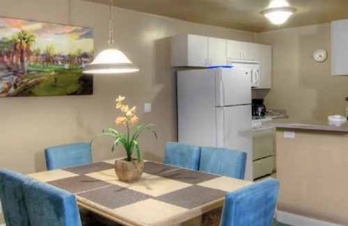Canyon Corridor Condominio | REFRESH YOURSELF at Palm Canyon Resort! Lots of Extras!