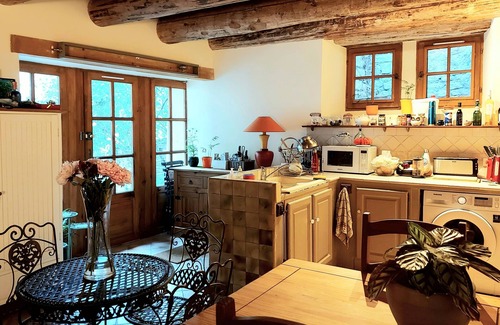 Forcalquier Cabaña | Refreshingly cool in summer, 18th century gite, centre Forcalquier