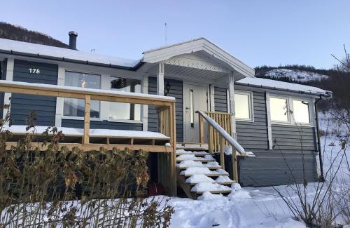 Kvaefjord Municipality Casa | Refsnes Overnatting, Hus Gunti