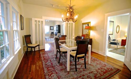 Neartown Apartamento | Refuge in the Heart of Montrose
