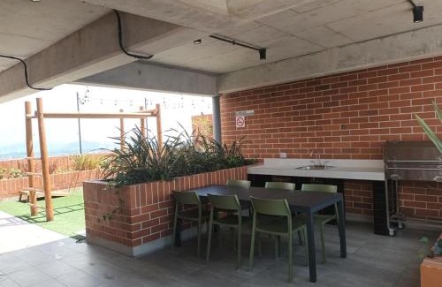 Zona 10 Apartamento | Refuge zone 10 3 bedrooms 2 bathrooms parking laundry