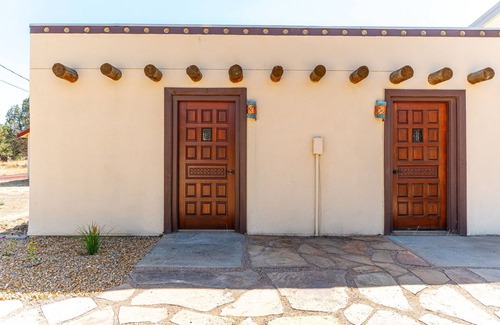 Terrebonne Apartamento | Refugio De Smith: Whimsical Couples Getaway at Smith Rock State Park
