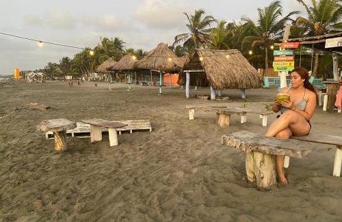 Monitos Casa | Refugio olgamar, Cabaña con kiosco cerca al mar