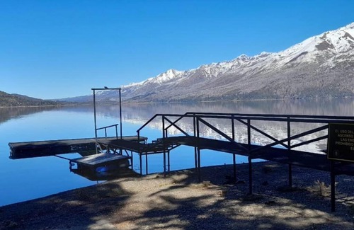 Esquel Chalet De Esquí | Refugio Turístico en Lago Futalaufquen