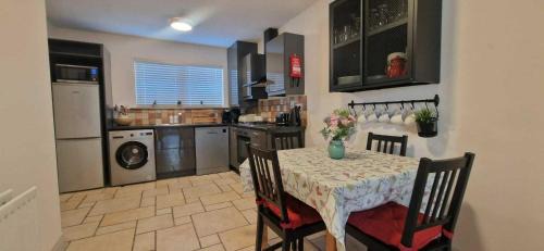 Castleknock Casa | Refurbed Modern & Stylish 3BD - Garden Pets OK