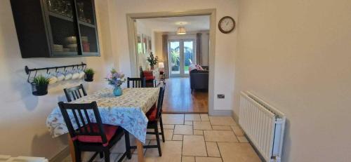 Castleknock Casa | Refurbed Modern & Stylish 3BD - Garden Pets OK