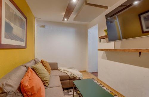 Miguel Hidalgo Villa | Refurbished Mansion with Garden & Patio in Las Lomas - Monte Blanco